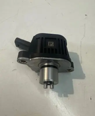 Volkswagen Tiguan Camshaft vanos timing valve 04E906048A 10409903 0303170148553