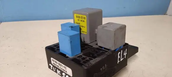 Hyundai Tucson JM Fuse module 911052E271