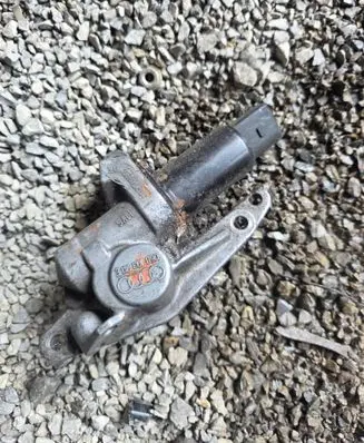 Audi A4 S4 B5 8D Camshaft vanos timing valve 06B103741E