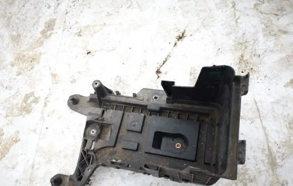 Battery box tray