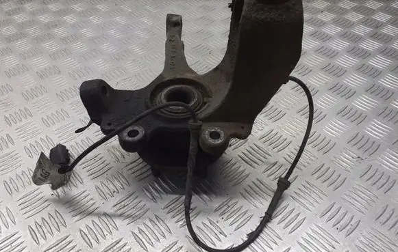 Ford C-MAX I Front wheel hub spindle knuckle