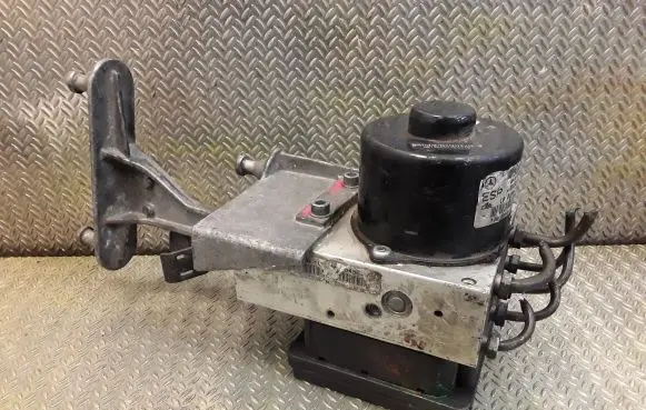 Mercedes-Benz C W203 ABS Pump 0034319412 2095450232