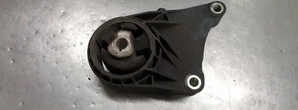 Opel Insignia A Engine mount bracket 13227767