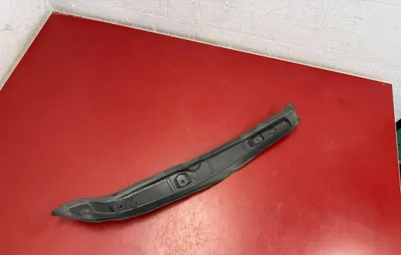 BMW X1 U11 Fender end trim 9462143 51489462143