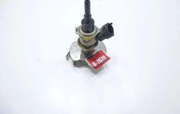Volkswagen PASSAT B8 AdBlue injector 7LA131113A 04440210723 1K2NB37C10A13