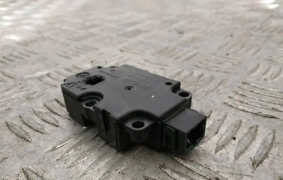 Audi A8 S8 D4 4H Intake manifold valve actuator/motor CZ1139300854 ZBAT0045D06AT