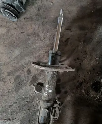 Toyota Avensis T270 Front shock absorber/damper