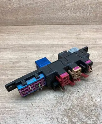 Audi A8 S8 D2 4D Fuse module 8L0941822A