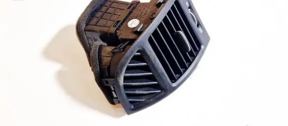 Hyundai Santa Fe Dash center air vent grill u0415548