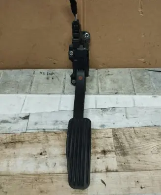 Volvo XC90 Accelerator throttle pedal 30715179
