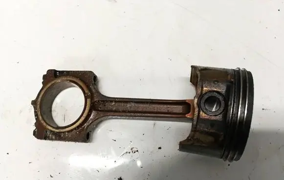 Ford Mondeo Mk III Piston with connecting rod 