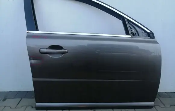 Volvo V70 Front door