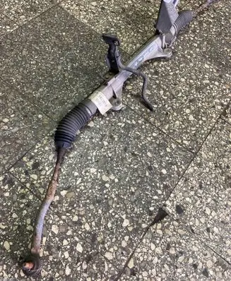 Nissan Juke I F15 Steering rack