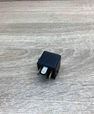 Volkswagen Touareg I Other relay 4H0951253A V23136B0006X080 645