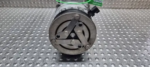 Volvo V40 Air conditioning (A/C) compressor (pump) S26378975 31369800