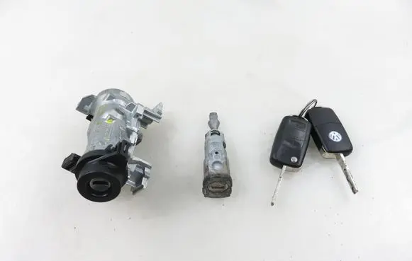 Volkswagen Tiguan Ignition lock 1K0905851B