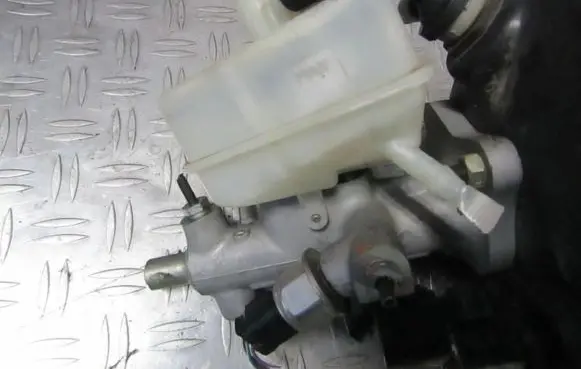 Master brake cylinder