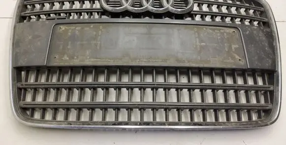 Audi Q7 4L Front bumper upper radiator grill 4L0853651