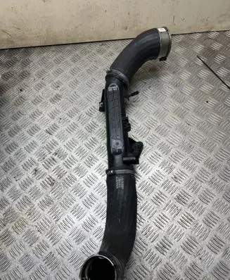 Volvo V40 Intercooler hose/pipe 31422153