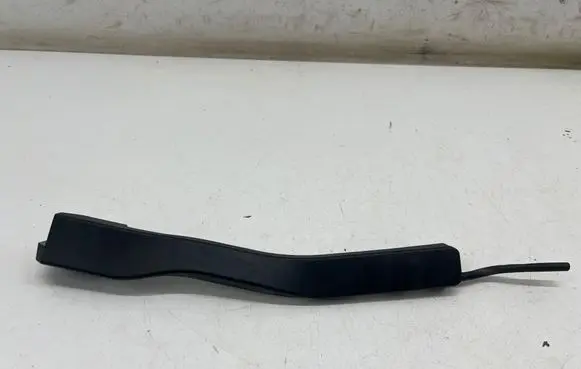 BMW 3 G20 G21 Windshield washer spray nozzle 13405010