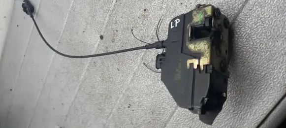 Renault Megane II Front door lock