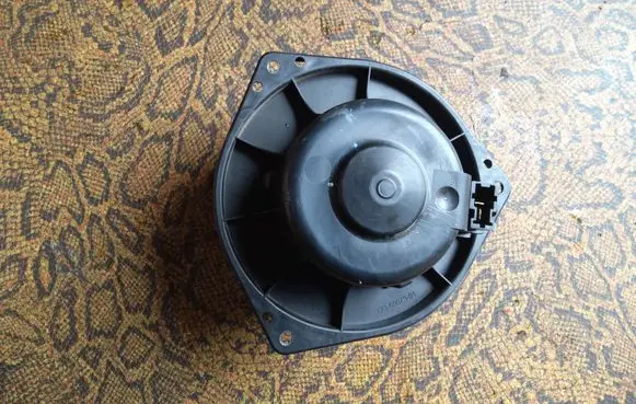 Opel Agila A Heater fan/blower 1736007301