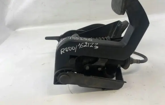 Mercedes-Benz Vito Viano W638 Clutch pedal A6382900316