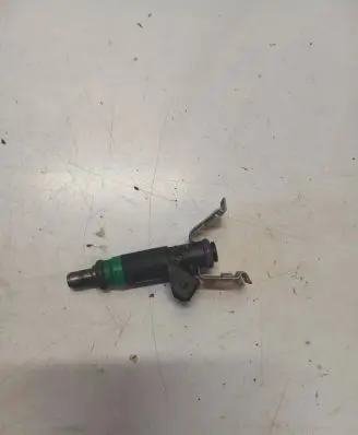 Volvo S40 Fuel injector 98MFBC 7203P05201 9F593