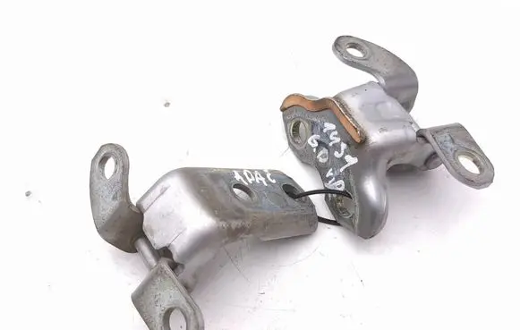 Toyota Prius (XW30) Rear door hinge set