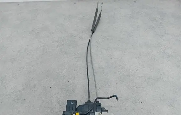 Hyundai i20 (PB PBT) Front door lock 813101J200