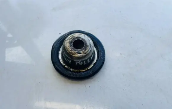 Volkswagen Golf IV Coil spring mount 1j0412319c