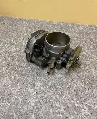 Audi A6 S6 C5 4B Throttle valve 078133063AM 408237221007