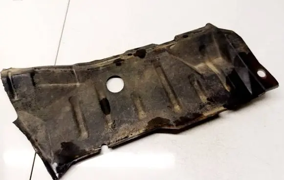 Nissan X-Trail T30 Engine splash shield/under tray 