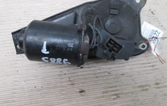 Suzuki Baleno EG Front wiper linkage and motor
