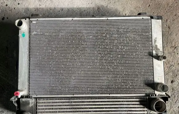 BMW 5 E60 E61 Intercooler radiator xxx