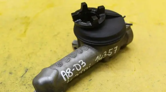 Audi A8 S8 D3 4E Oil pump 057115253C