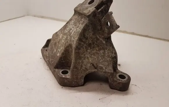 Audi A6 S6 C6 4F Engine mounting bracket 4F0199308L