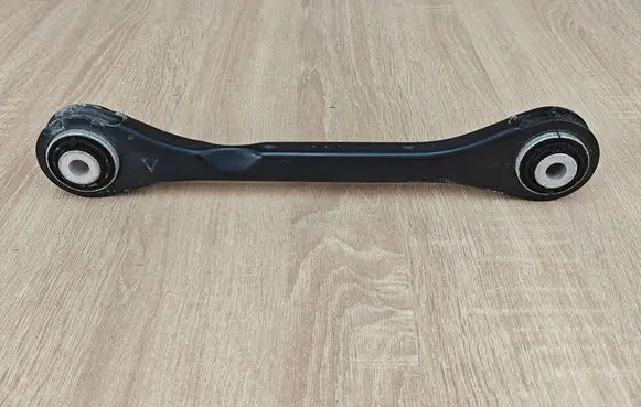 Rear control arm