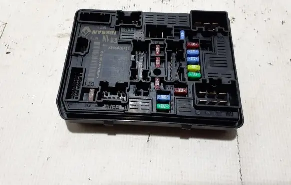 Renault Espace VI Fuse module 284B79985R