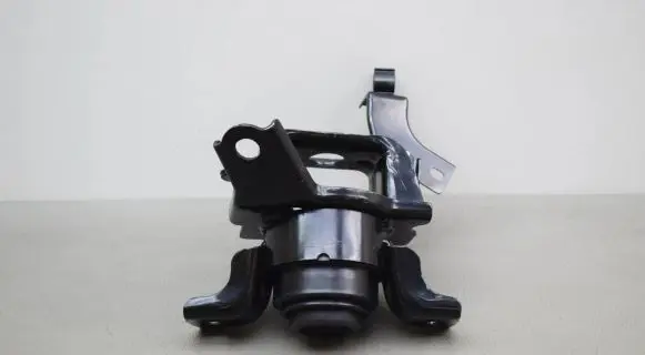 Lexus RX 450H Engine mount bracket