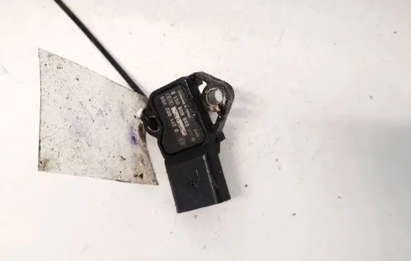Volkswagen Touran I Air pressure sensor 028102399 038906051B