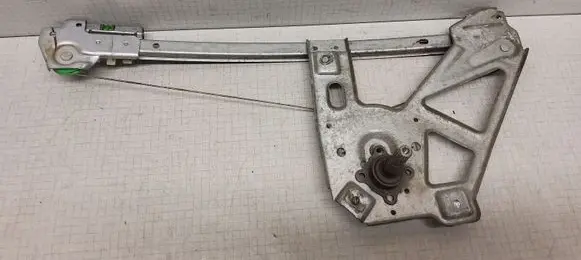 Rear door manual window regulator