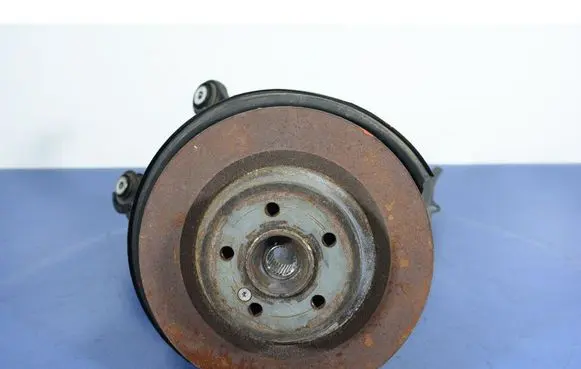 Mercedes-Benz CLS C218 X218 Front wheel hub spindle knuckle 