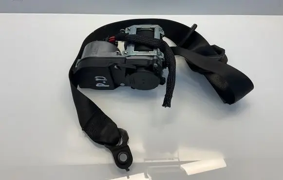 Mercedes-Benz ML W164 Front seatbelt