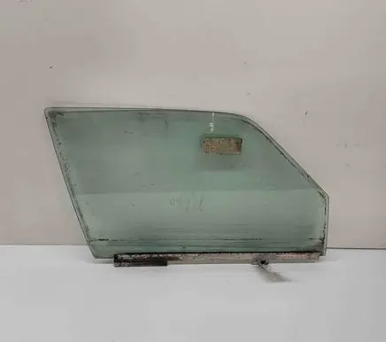 Mercedes-Benz S W126 Front door window glass four-door A1267202218