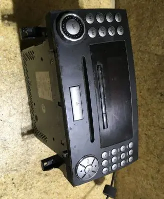 Radio/CD/DVD/GPS head unit