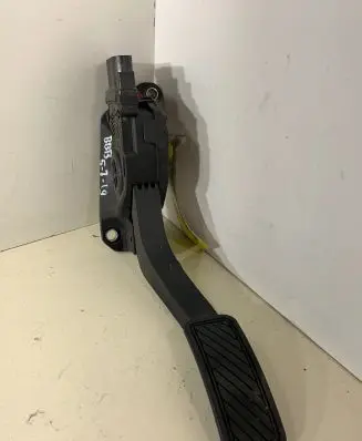 Ford Fiesta Accelerator throttle pedal 8V219F836EB 6PV00951721