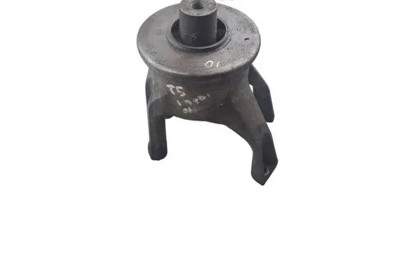 Volkswagen Transporter - Caravelle T5 Engine mount bracket 7H0199849