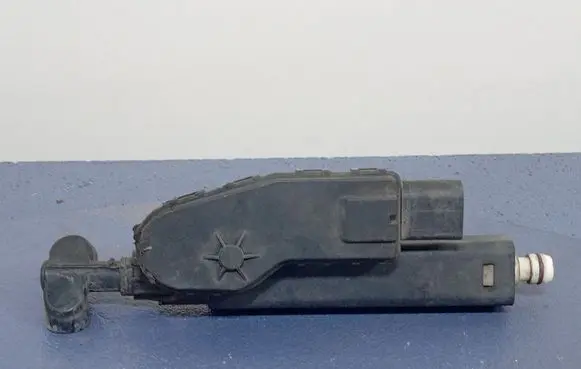 Volkswagen Phaeton Windshield washer spray nozzle 3D0955978B