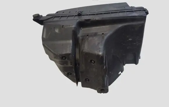 Volvo V70 Air filter box 30748207
